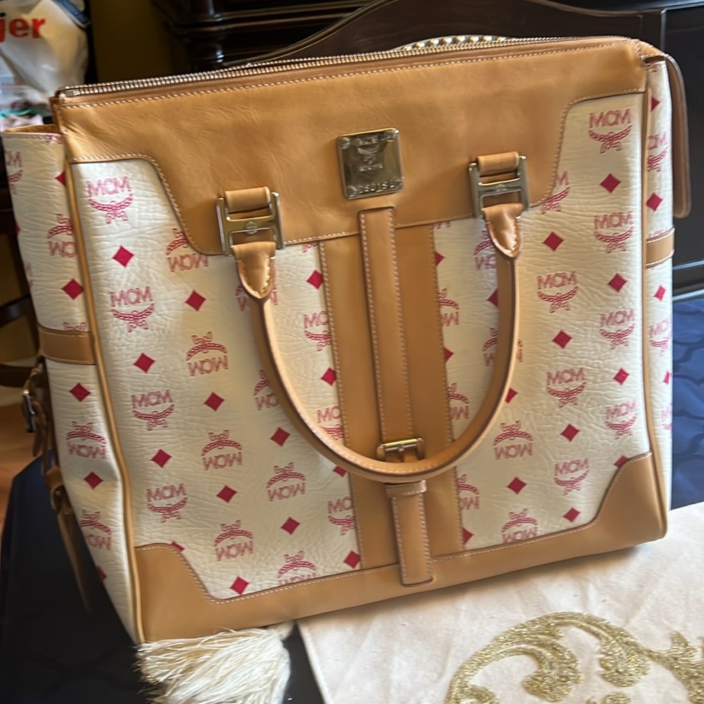 MCM - Picture 2 of 10
